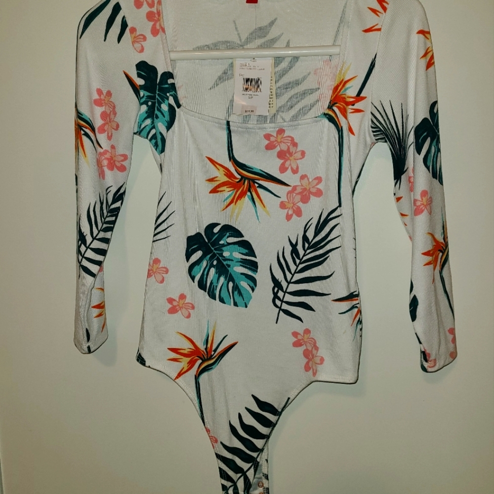 GUESS Top